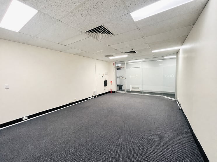 Click to view all images 19/10 Benson Street Toowong QLD 4066 - Image 3