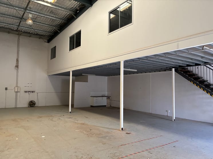 4/6 Victory East Street Urangan QLD 4655 - Image 2