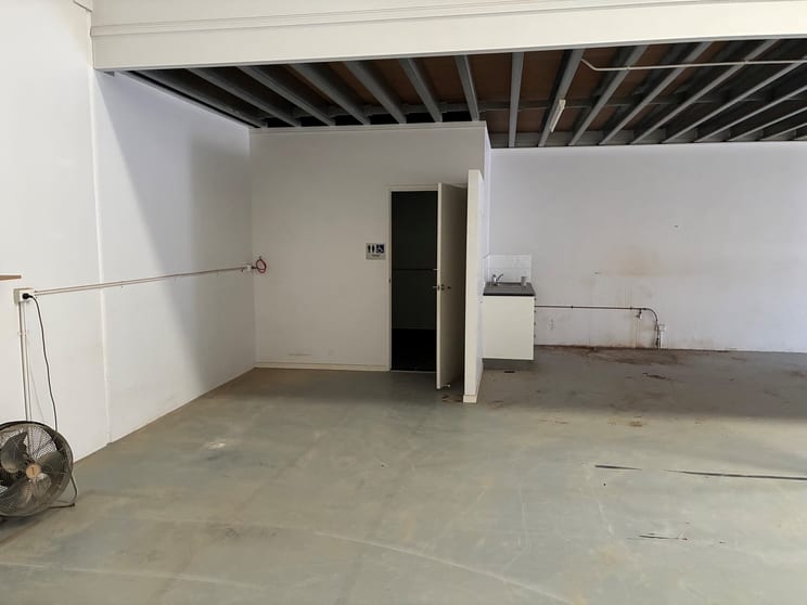 4/6 Victory East Street Urangan QLD 4655 - Image 3