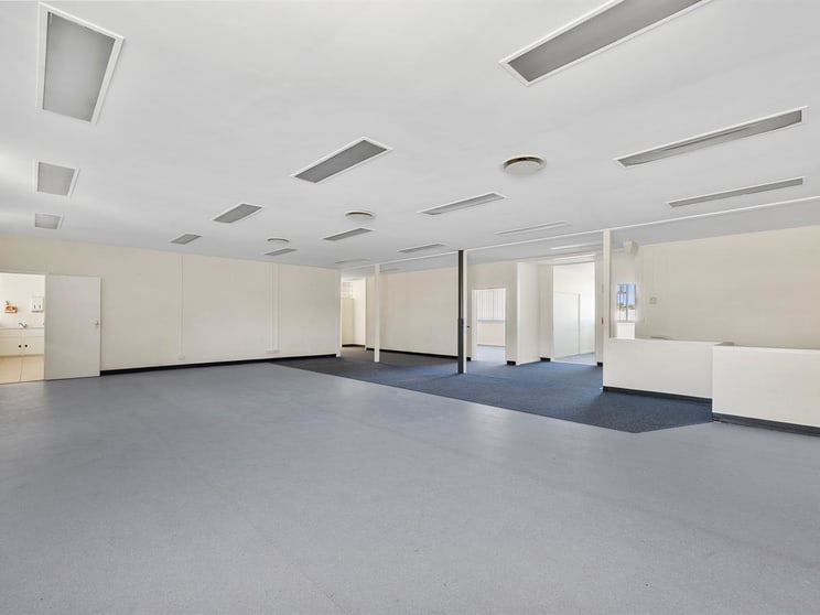 Click to view all images 1/155 Alma Street Rockhampton City QLD 4700 - Image 3