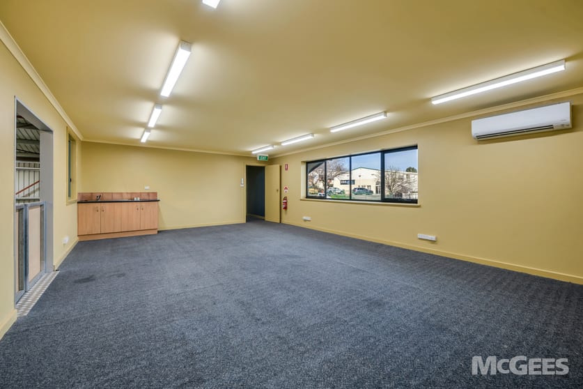 Click to view all images 8 Edison Drive Golden Grove SA 5125 - Image 3