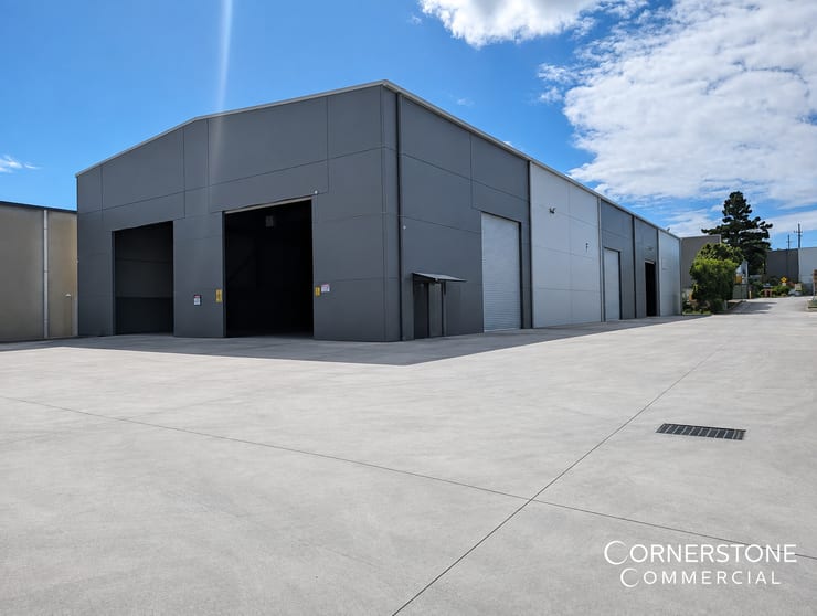 Click to view all images 2/94 Lipscombe Road Deception Bay QLD 4508 - Image 1