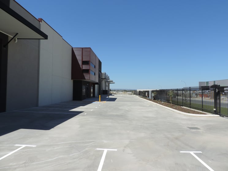 Click to view all images 1/17 Sphinx Way Bibra Lake WA 6163 - Image 2