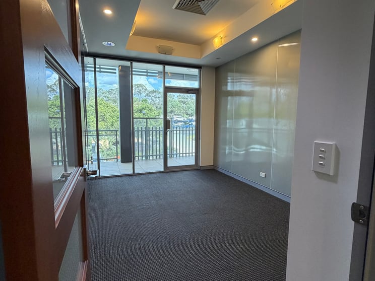 Click to view all images 7/3986 Pacific Highway Loganholme QLD 4129 - Image 3