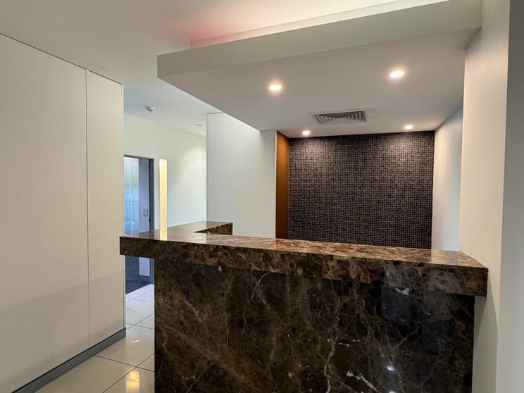 Click to view all images 7/3986 Pacific Highway Loganholme QLD 4129 - Image 1