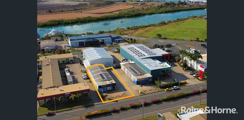 Click to view all images 1/100 Hanson Road Gladstone Central QLD 4680 - Image 1