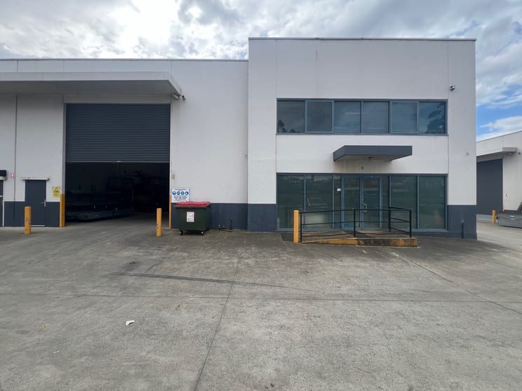 Click to view all images Unit 8/5 Merryvale Road Minto NSW 2566 - Image 1