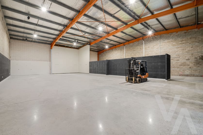 Click to view all images (Unit 3)/5 Pacific Highway Gateshead NSW 2290 - Image 2