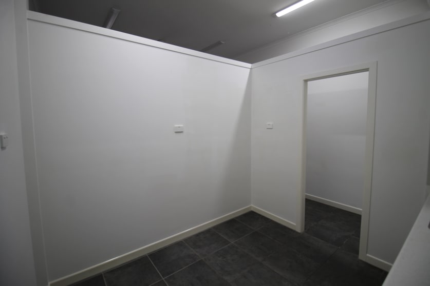 Click to view all images 2/8 Borilla Street Emerald QLD 4720 - Image 2