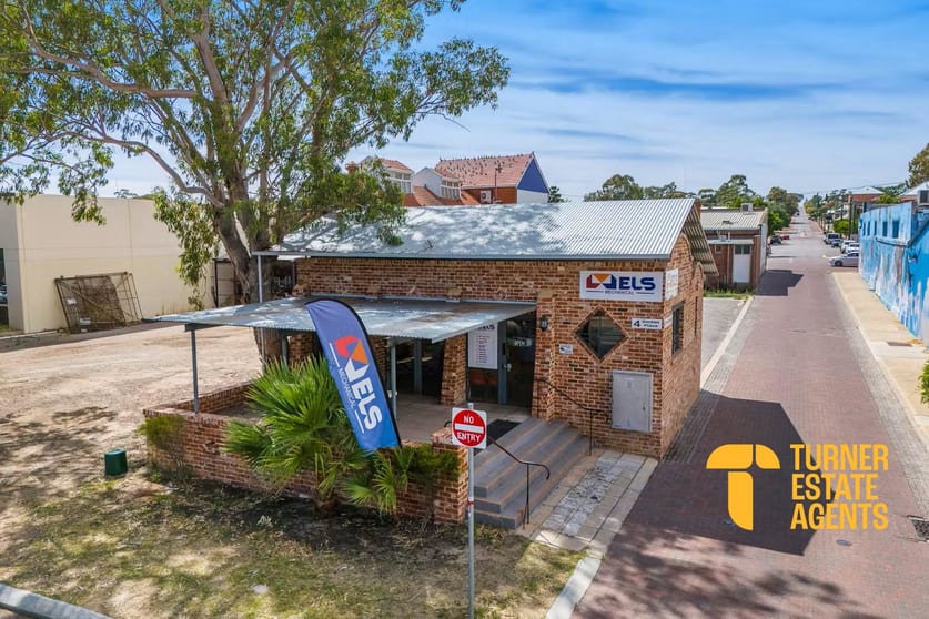 Click to view all images 4 Gordon Place Northam WA 6401 - Image 1