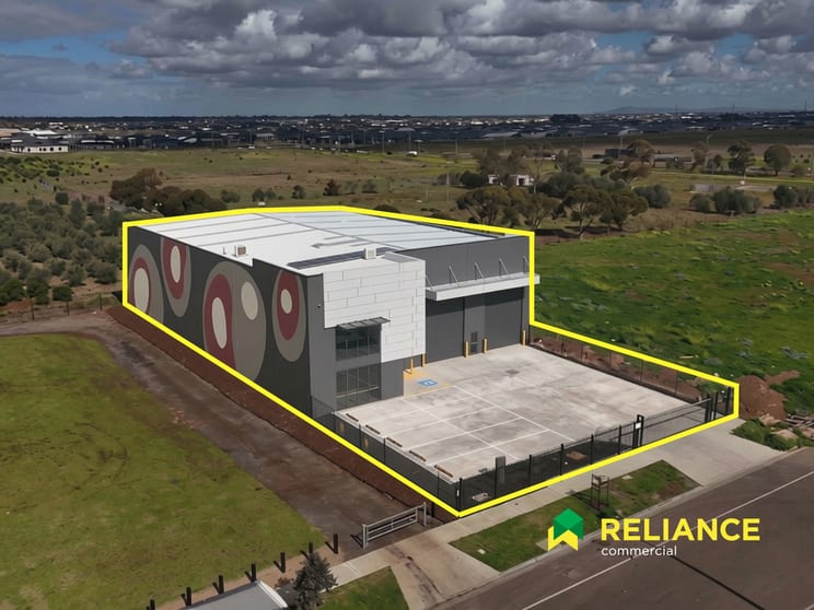 Click to view all images 12 Droomer Way Tarneit VIC 3029 - Image 3