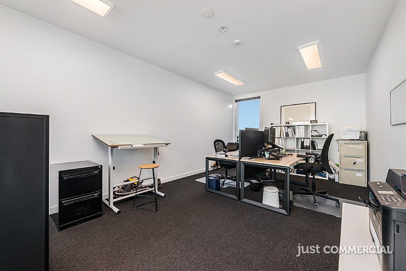 Click to view all images 19 & 20/981 North Road Murrumbeena VIC 3163 - Image 3