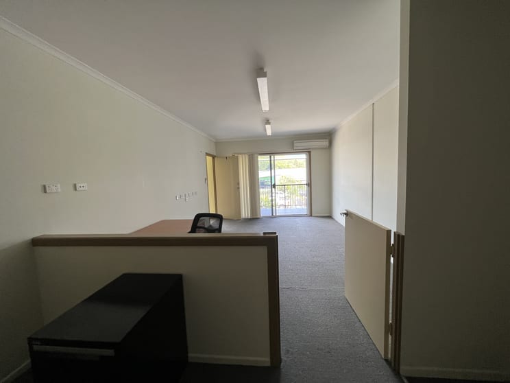 Click to view all images Office 2/20 Carlo Drive Cannonvale QLD 4802 - Image 3