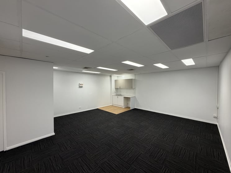 Click to view all images 10/11 Karp Court Bundall QLD 4217 - Image 2