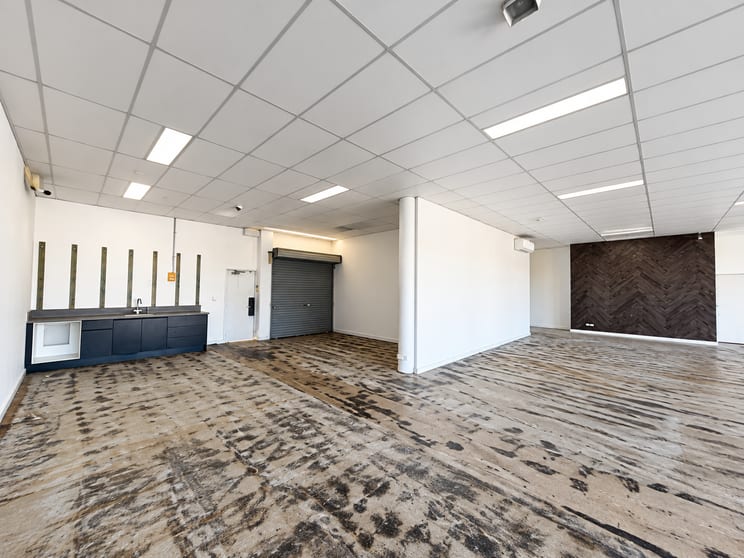 Click to view all images 256 Nicklin Way Warana QLD 4575 - Image 2