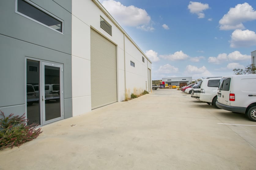 Click to view all images Unit 3/37 Greenwich Parade Neerabup WA 6031 - Image 3