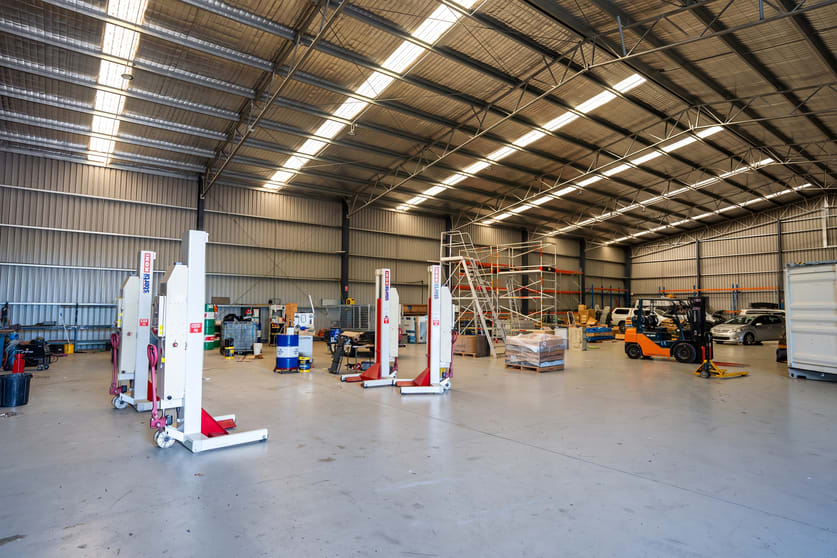Click to view all images 93 Bennu Circuit Thurgoona NSW 2640 - Image 3