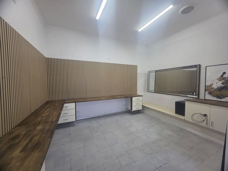 Click to view all images 65 Main Road West St Albans VIC 3021 - Image 3
