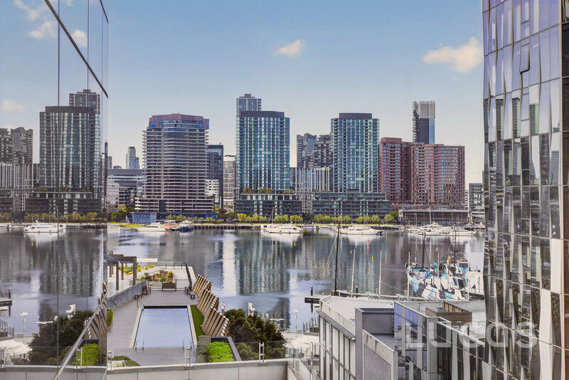 Click to view all images 923/401 Docklands Drive Docklands VIC 3008 - Image 3