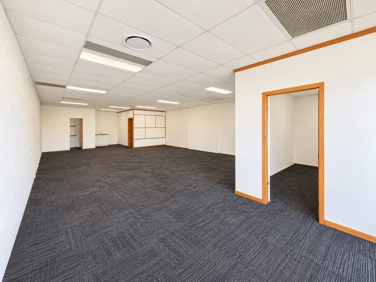 Click to view all images 5/62 Machinery Drive Tweed Heads South NSW 2486 - Image 3
