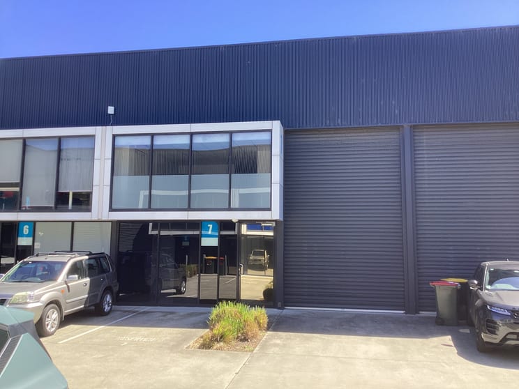 Click to view all images 7/6B Railway Avenue Oakleigh VIC 3166 - Image 2