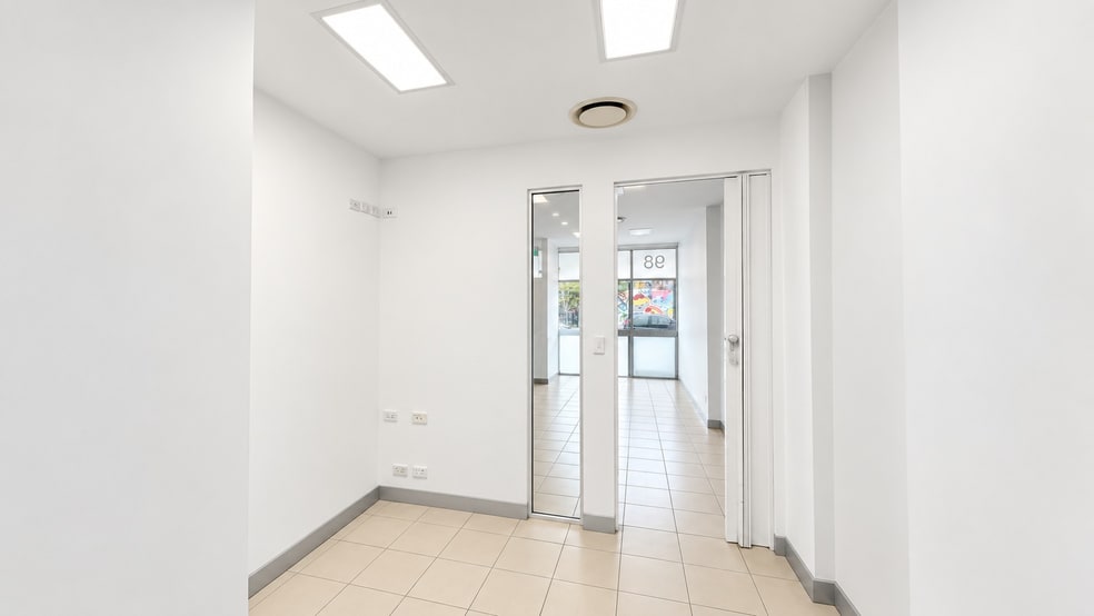 Click to view all images 98 Maloney Street Eastlakes NSW 2018 - Image 3