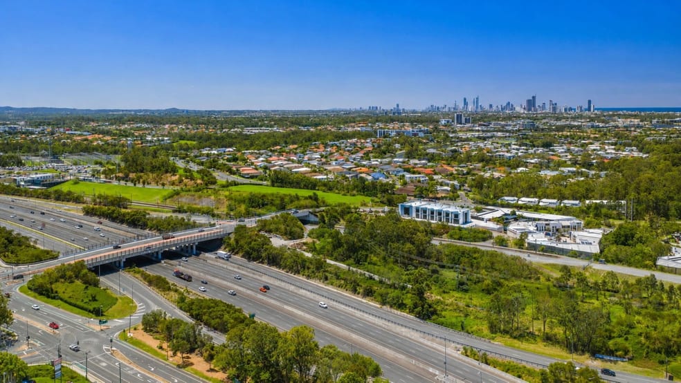 Click to view all images 6/475 Scottsdale Drive Varsity Lakes QLD 4227 - Image 2