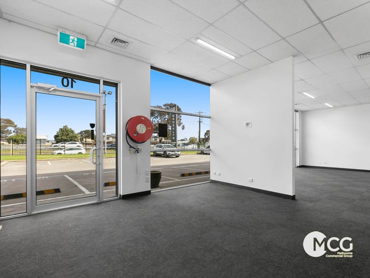 Click to view all images 10/640 Geelong Road Brooklyn VIC 3012 - Image 2