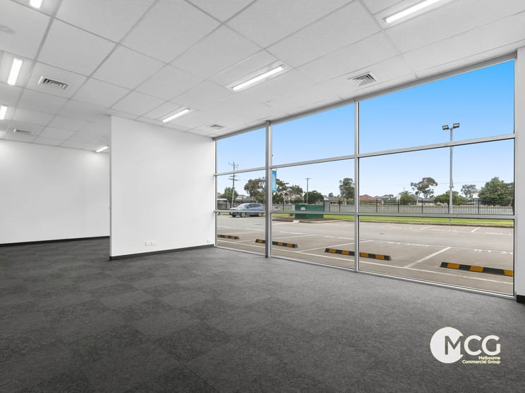 Click to view all images 10/640 Geelong Road Brooklyn VIC 3012 - Image 3