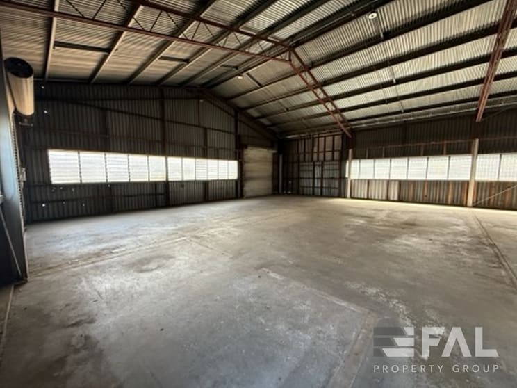 Click to view all images Unit 4/617 Toohey Road Salisbury QLD 4107 - Image 2