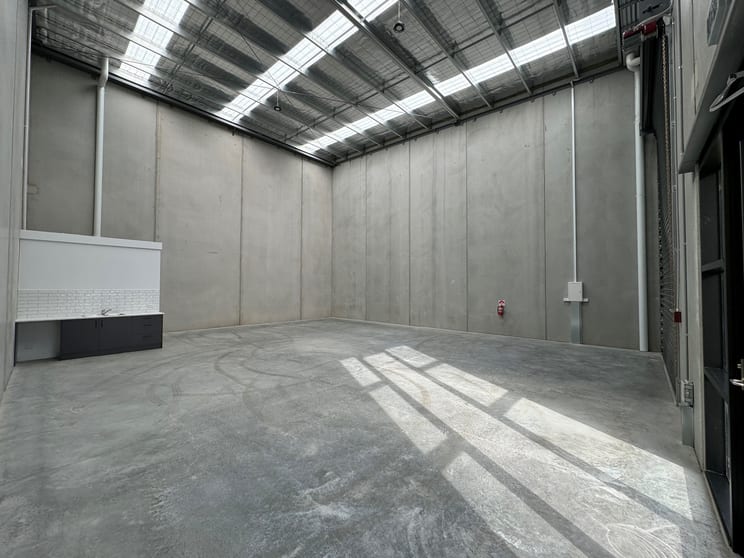 Click to view all images 3/21 Ronaldo Circuit Moe VIC 3825 - Image 3