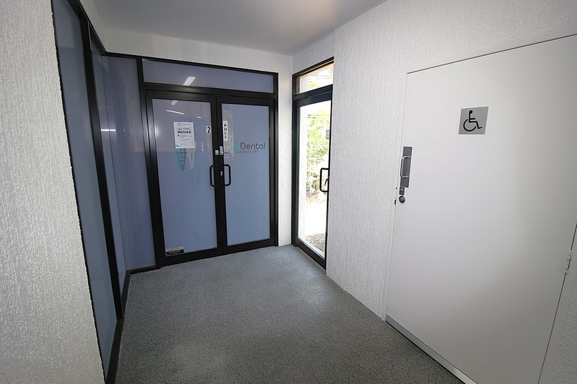 Click to view all images 2/100 Cheltenham Drive Robina QLD 4226 - Image 3