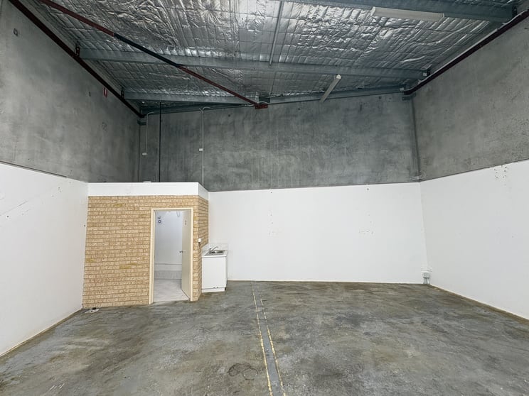 Click to view all images 4/2 Lorries Court Malaga WA 6090 - Image 2