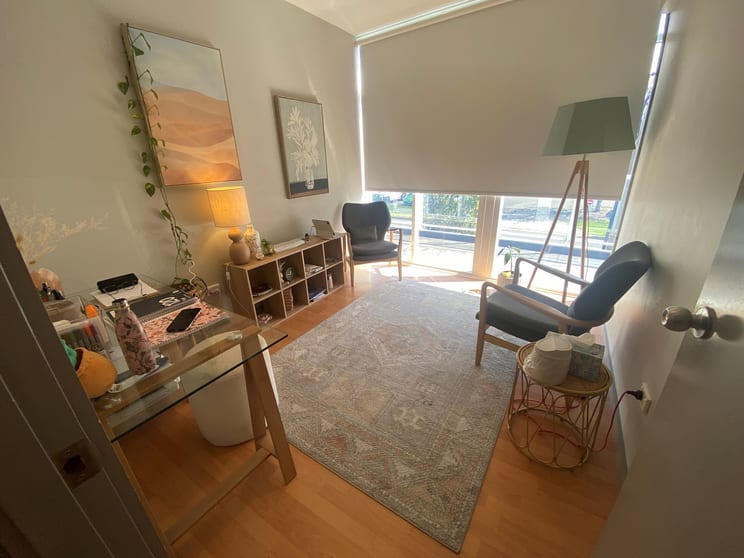 Click to view all images 6/12 Beverley Avenue Warilla NSW 2528 - Image 2