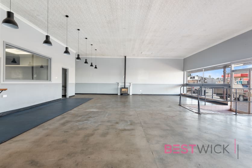 Click to view all images 3/125 Adelaide Street Blayney NSW 2799 - Image 3