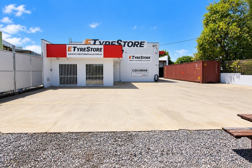 Click to view all images 36 Macrossan Street South Townsville QLD 4810 - Image 1