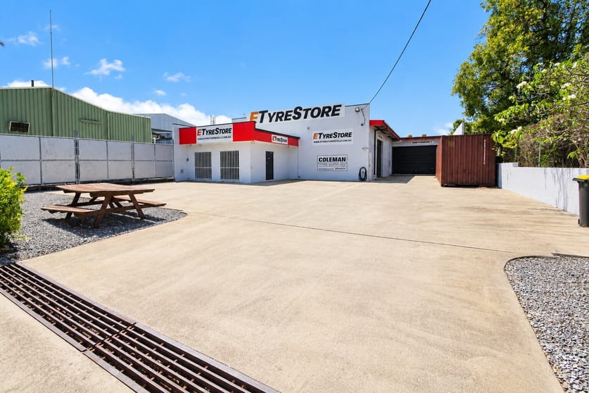 Click to view all images 36 Macrossan Street South Townsville QLD 4810 - Image 3