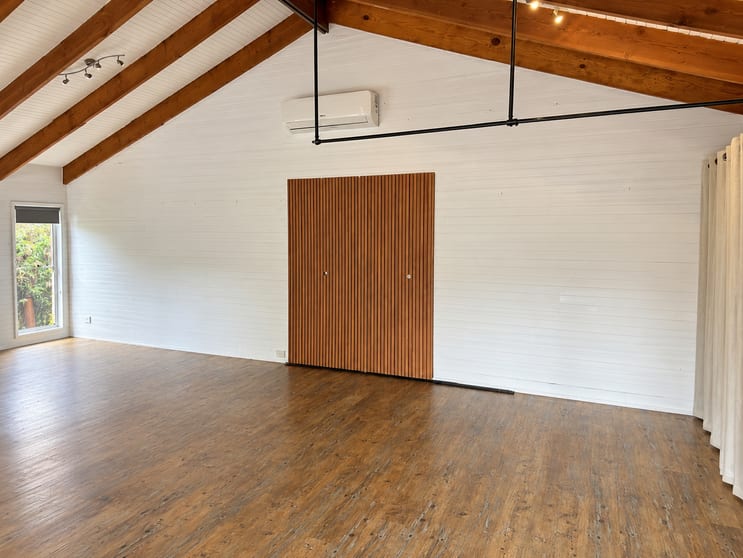 Click to view all images 127 Long Rd Tamborine Mountain QLD 4272 - Image 3