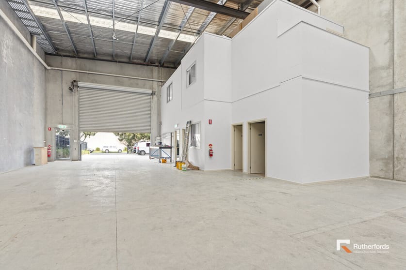 Click to view all images 53 Latitude Boulevard Thomastown VIC 3074 - Image 3