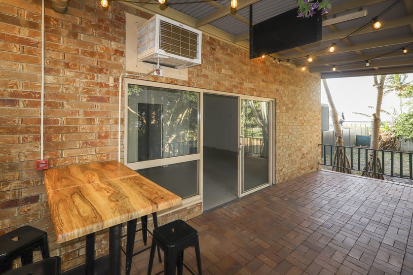 4/33 Zunker Street Burnett Heads QLD 4670 - Image 1