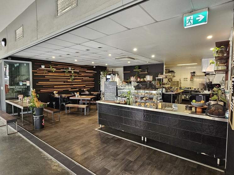5/335 Wharf Road Newcastle NSW 2300 - Image 3