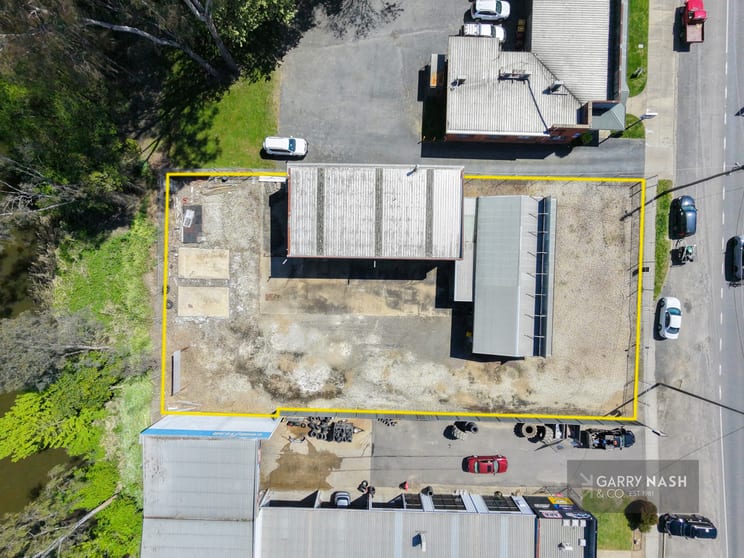 Click to view all images 77 Myrtle Street Myrtleford VIC 3737 - Image 2