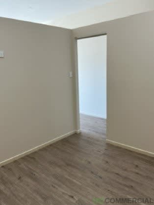 Click to view all images Shop 2/538 Alderley Street Harristown QLD 4350 - Image 5