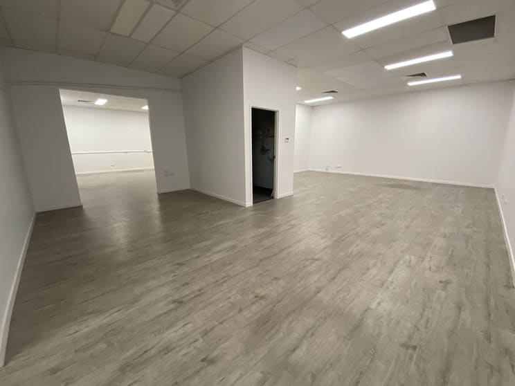 Click to view all images Tenancy 2 147-149 Anderson Street Manoora QLD 4870 - Image 5