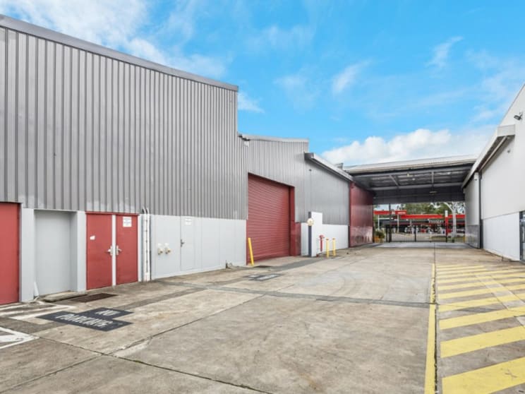 Click to view all images Seven Hills NSW 2147 - Image 1