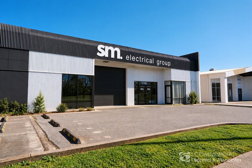 Click to view all images 45 & 45A Hovell Street Wodonga VIC 3690 - Image 3