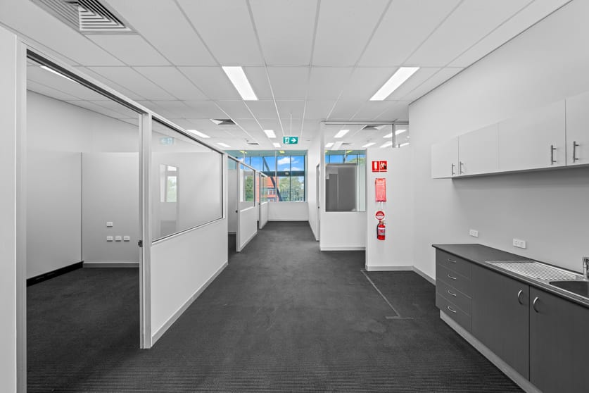 Click to view all images 12/8 Metroplex Avenue Murarrie QLD 4172 - Image 3