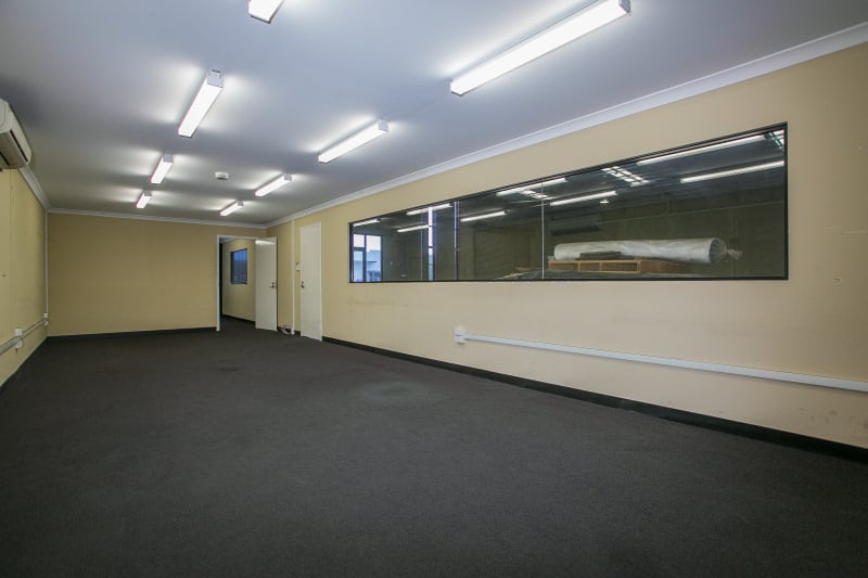 Click to view all images 8 Mallaig Way Canning Vale WA 6155 - Image 3