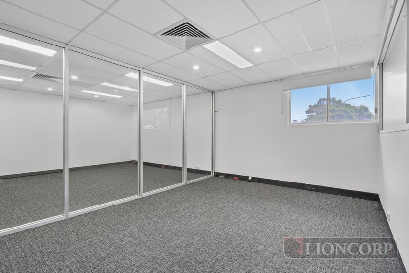 Click to view all images Corinda QLD 4075 - Image 3