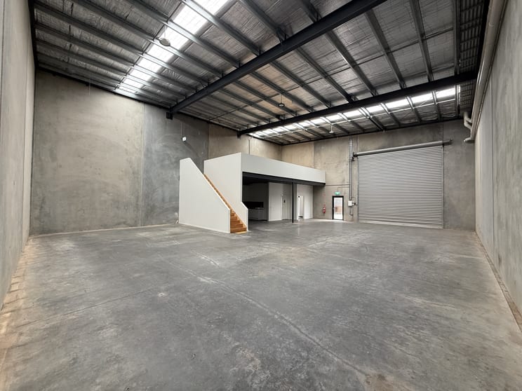 Click to view all images Unit/3/18 Collins Road Melton VIC 3337 - Image 1
